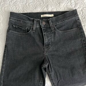 Levis Black 311 Skinny Size 4